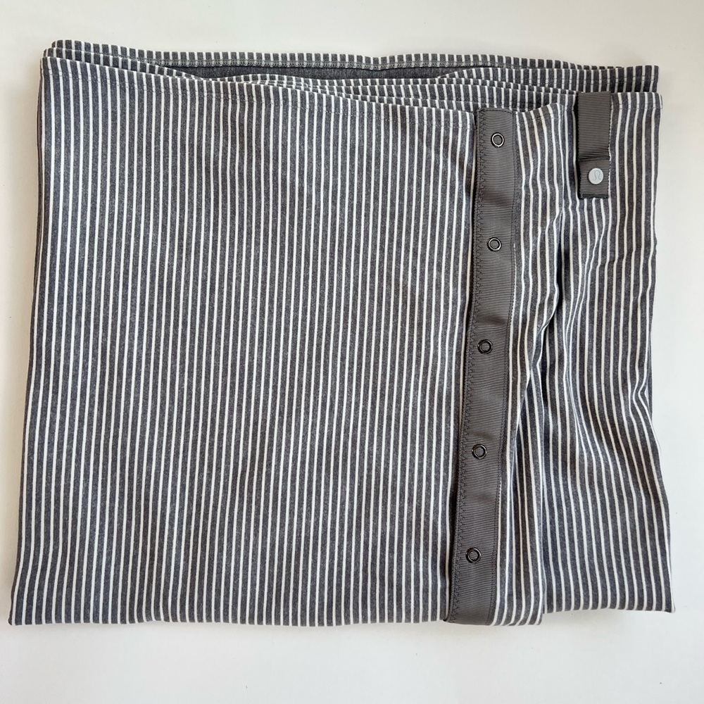 Lululemon snap scarf